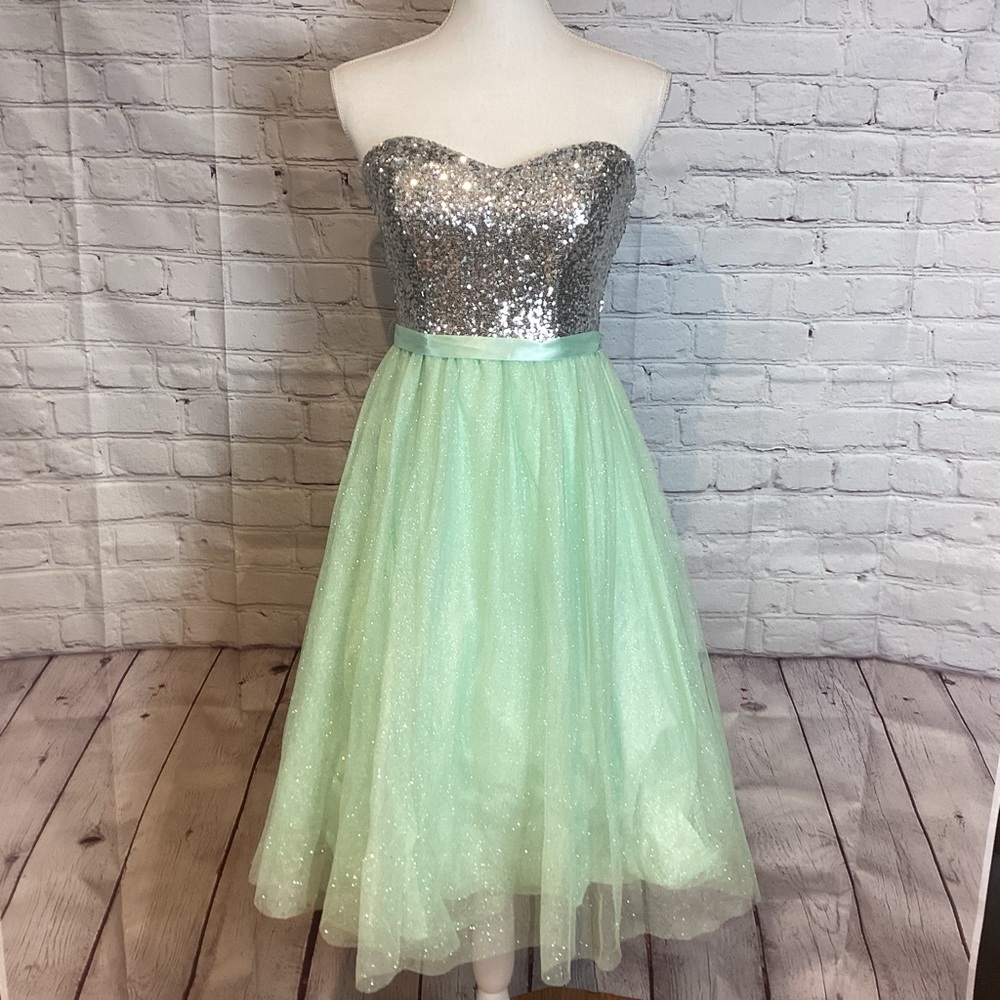 WINDSOR PROM SPECIAL OCCASION TULLE SEQUIN TEA LENGTH DRESS NWT SZ 7